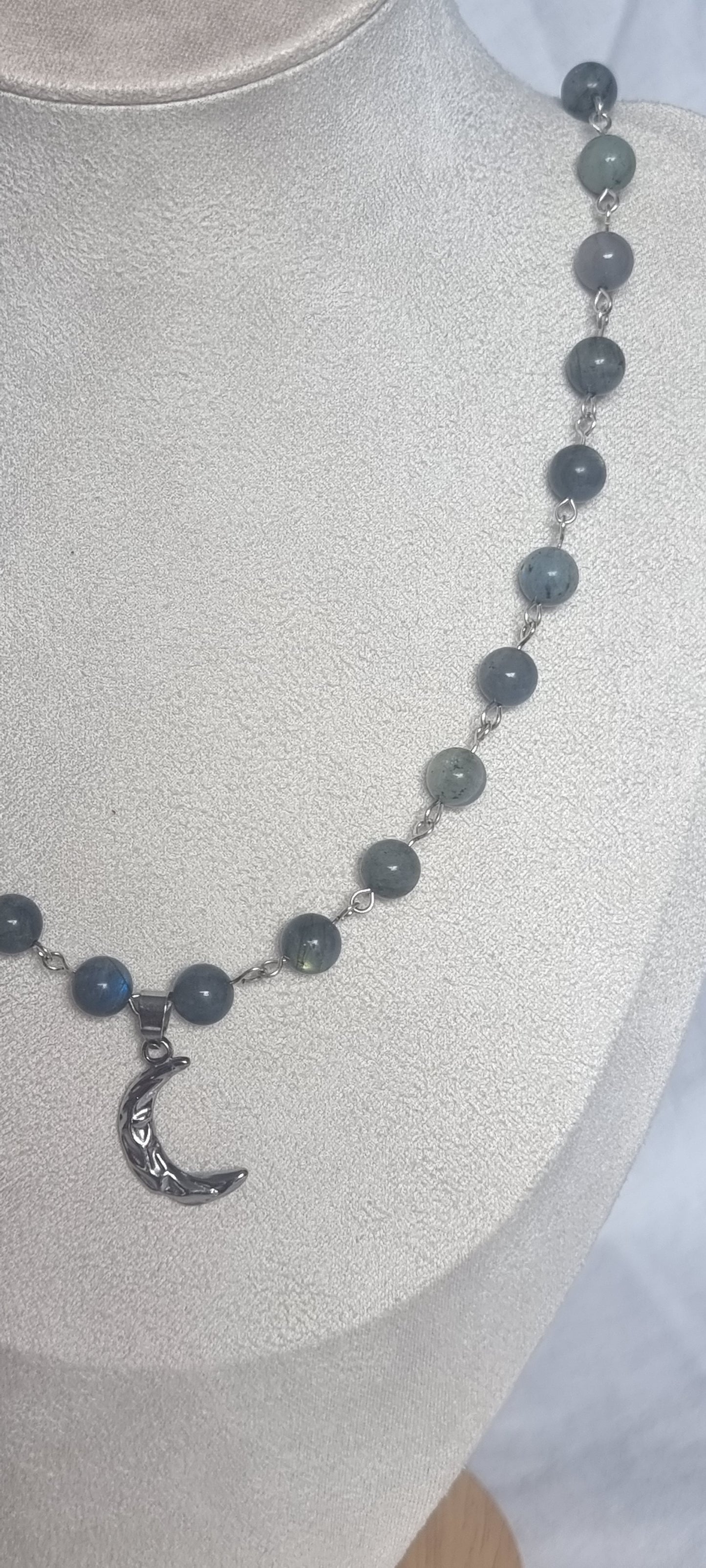 Cordelia - Labradorite Moon Necklace